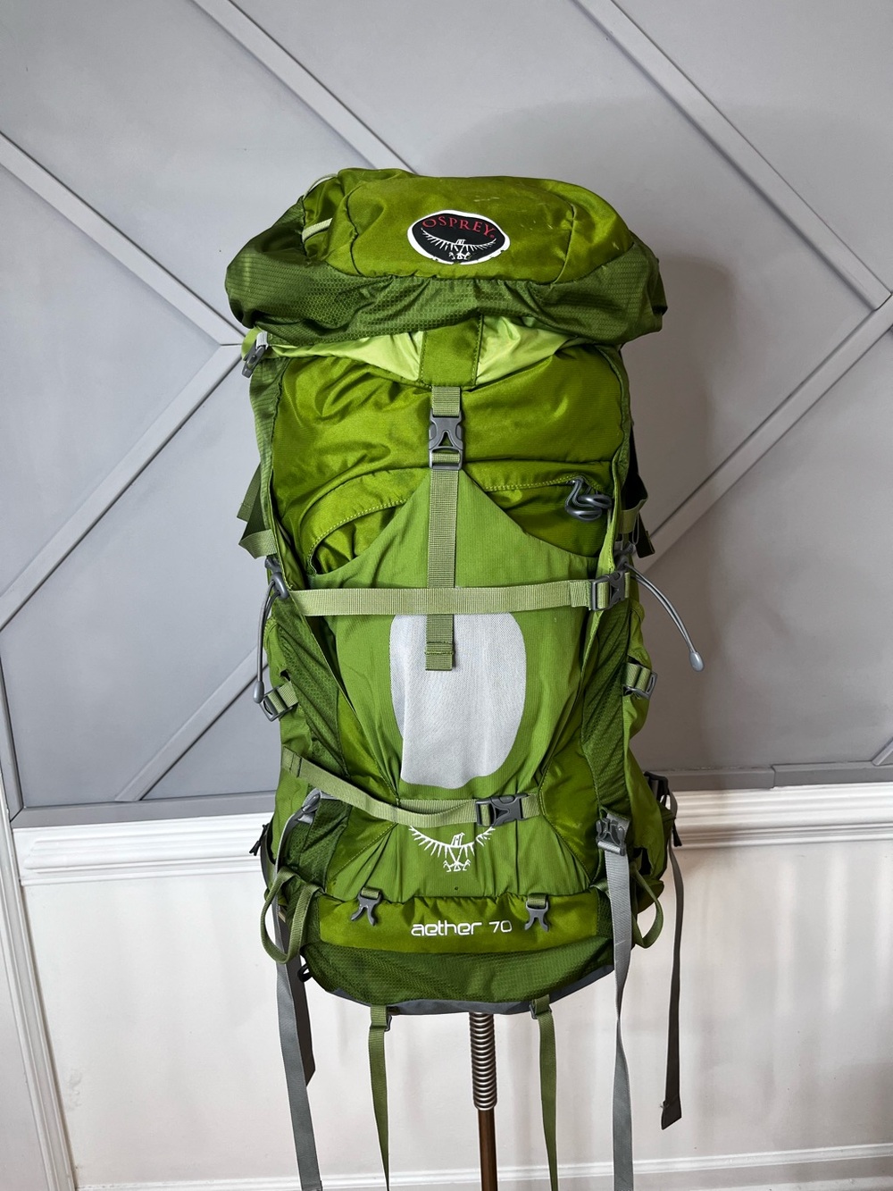 Osprey Aether 70 Heavy-Duty
Internal Frame Backpacking
Pack - Men's Medium 46-53